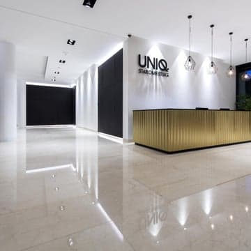 UNIQ