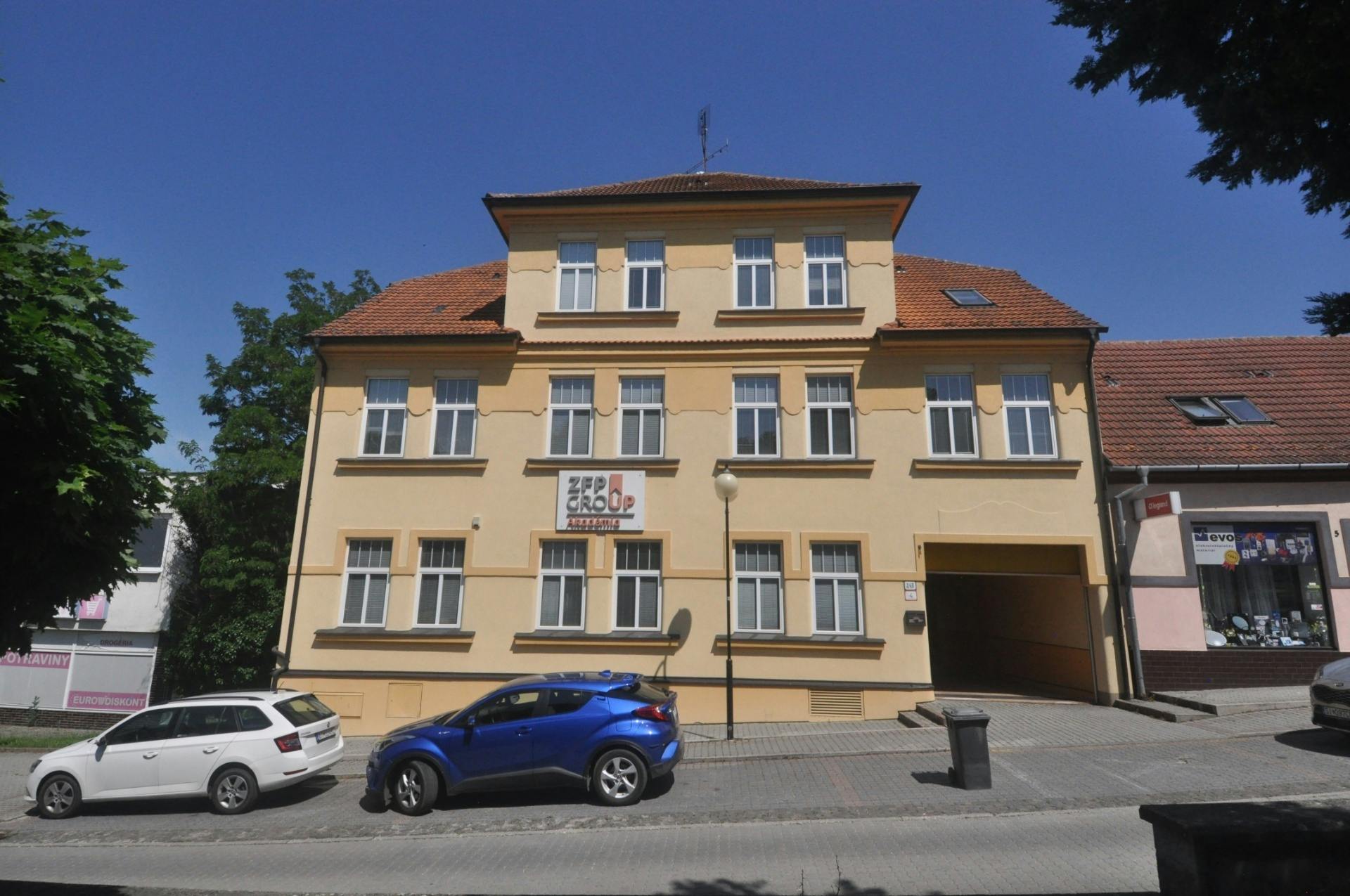 Predaj administratívnej budovy vhodnej na sídlo firmy- Holíč/ Office building for sale suitable for HQ- Holíč